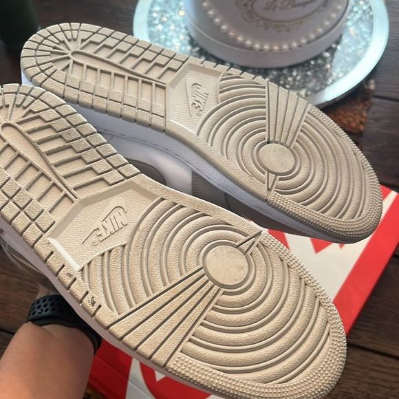 Mens Nike Air Jordan 1 Mid College Grey - 554724-082 Size 9 NDS - Picture 9 of 10